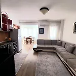 Holiday Apartments Daire Golem (Tirana)